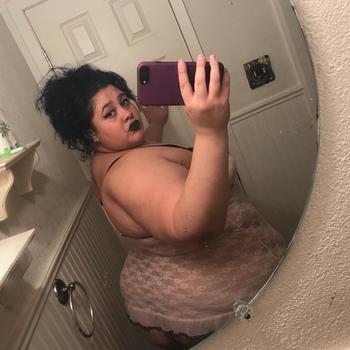 Hennessy, 31  female escort, Brownsville